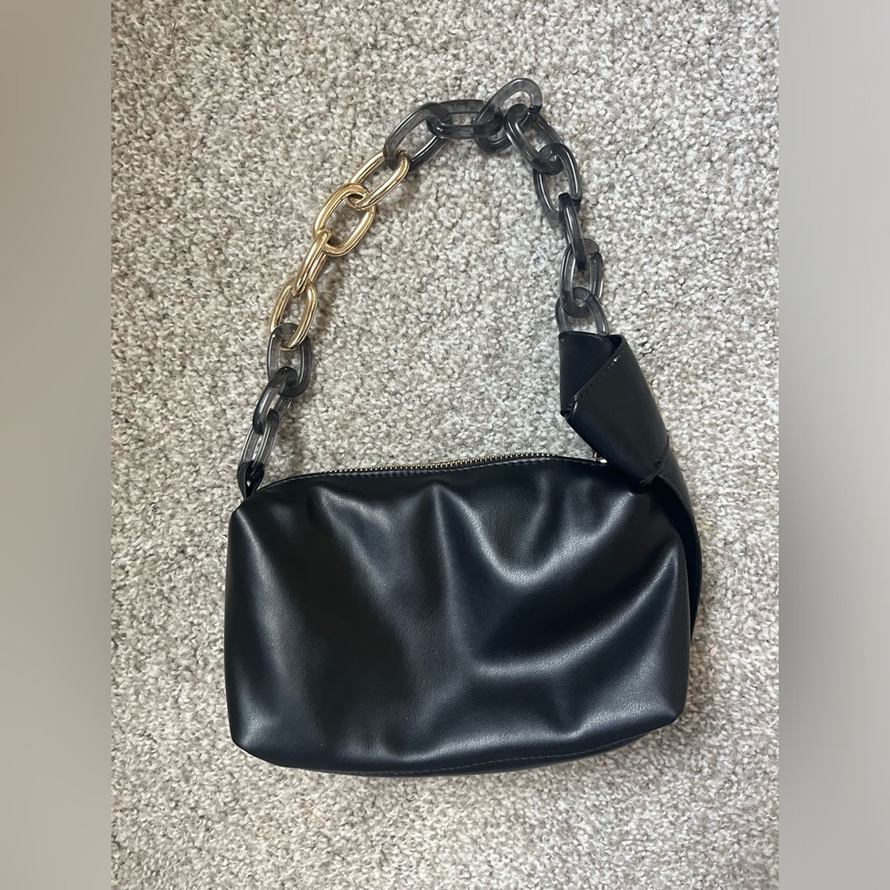 Black shoulder bag